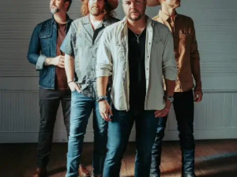 Centralia | Eli Young Band《 Strange Hours》Tour