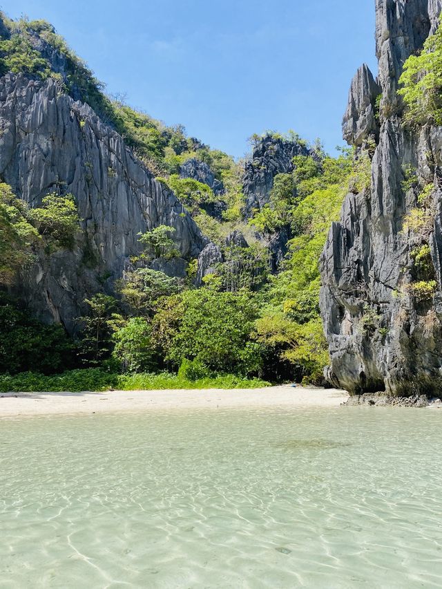 Hidden Beach in Palawan 