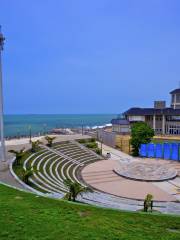 Qijin Coastal Park
