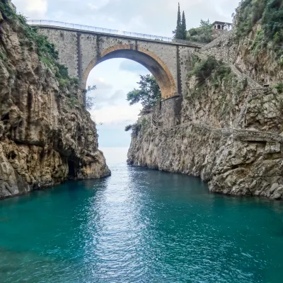 Отели рядом с достопримечательностью «Villa Romana - Antiquarium»