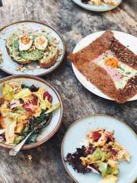 A Great Place for Brunch Hounds