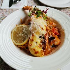 Le Petite Fontaine User Photo