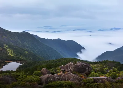 Hotels near Wu-Wang-Zai-Ju Inscribed Rock