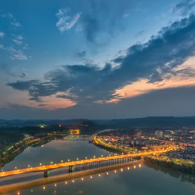 โรงแรมใกล้Jiangnan Thousand-Buddha Rock Shegnshitianyuan Scenic Spot