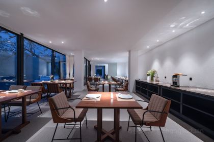 黄果树匠庐·阅山民宿·梧桐树餐厅·咖啡