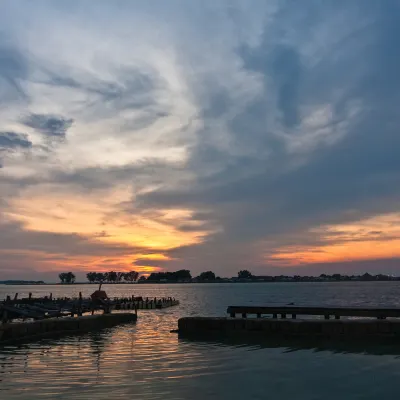 Отели рядом со станцией Sudirman Railway Station