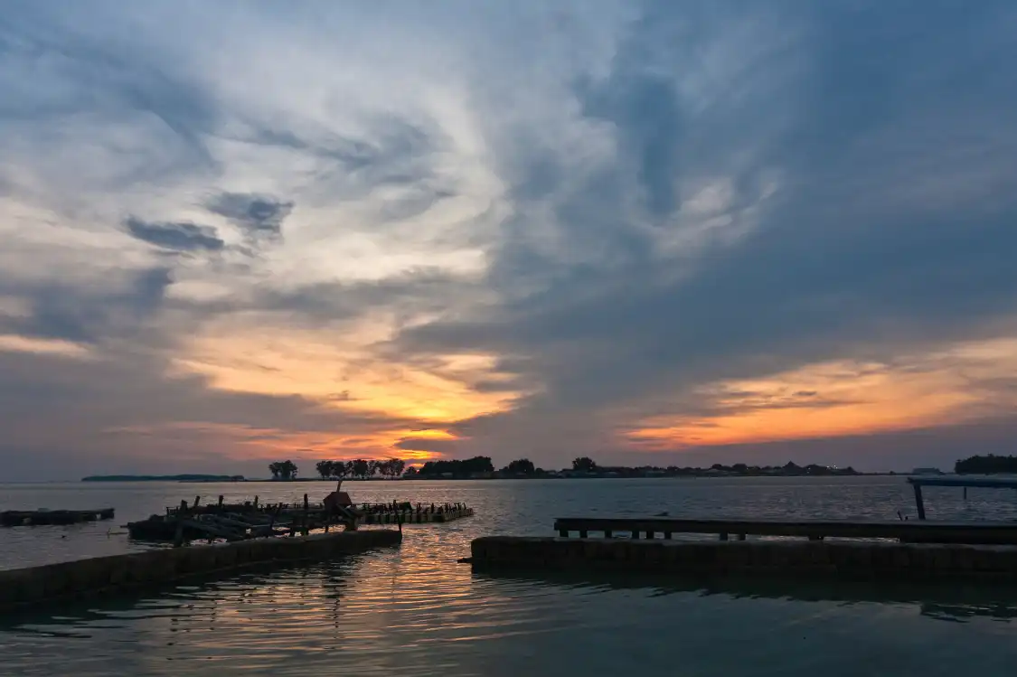 Hotels near Pramuka island