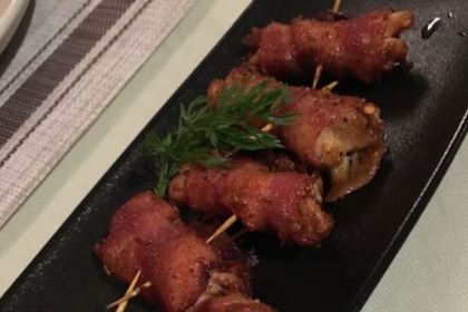 COURTYARD HOTEL/RESTAURANT/BAR