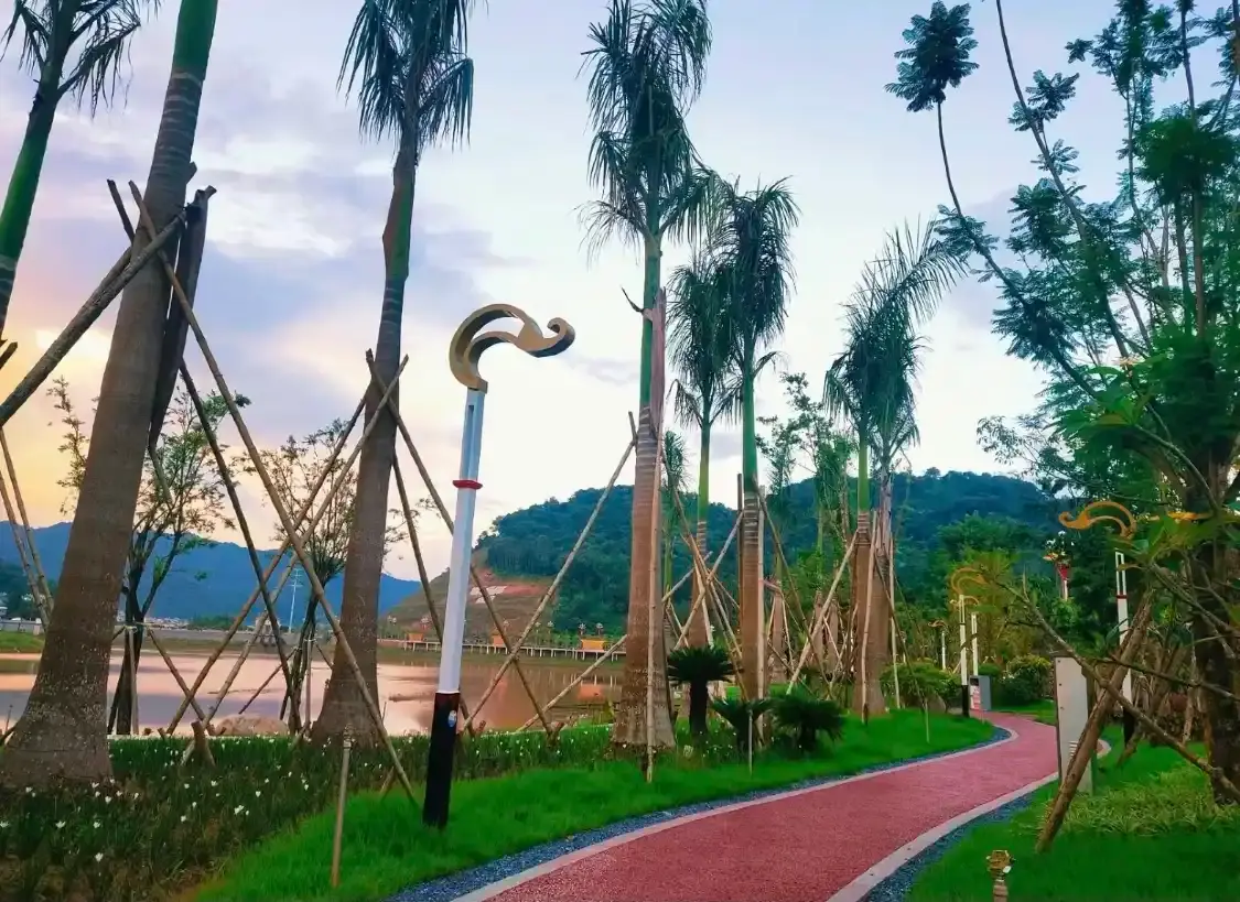Hotels near Mengliehu Wetland Park