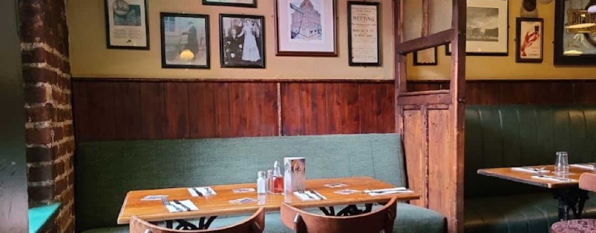 The Old Storehouse Bar and Restaurant