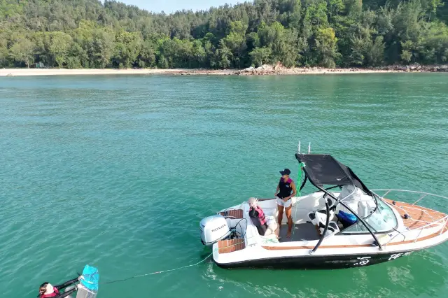 Wakesurfing in Huidong
