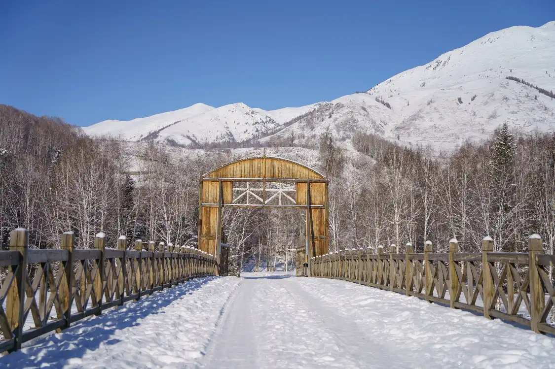 Hotels near Hemu Bridge