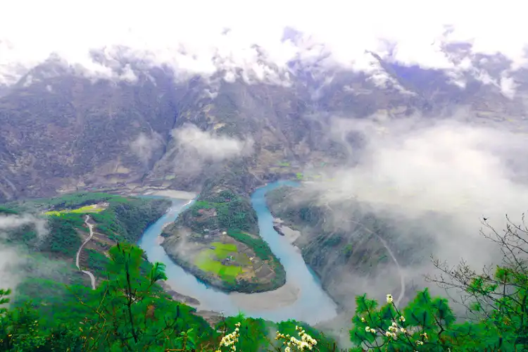 Hotels in Nujiang