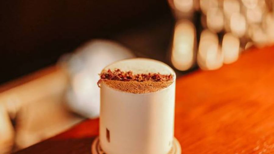 FIFTY-TWO Penthouse Bar