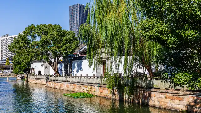 Hotels near Yishang Street
