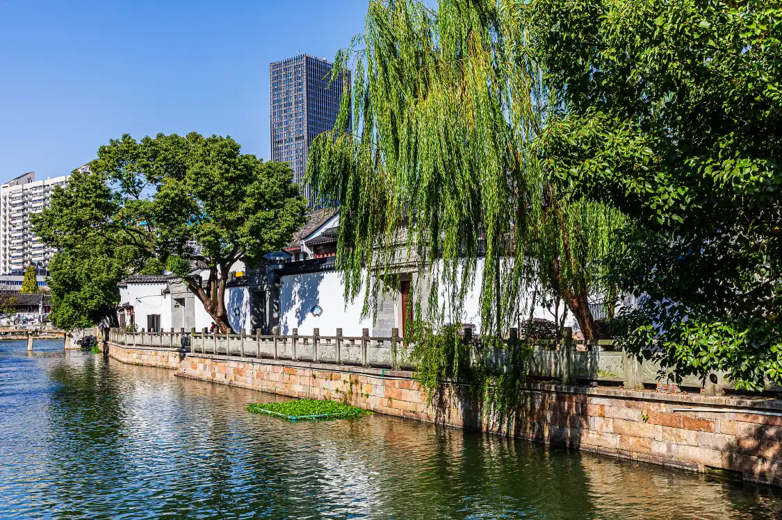 Hotels near Yishang Street