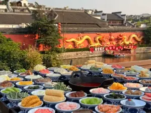 Wanyuan Jiangnan Hot Pot & Qinhuai River View Restaurant (Confucius Temple Gongyuan Street Branch)