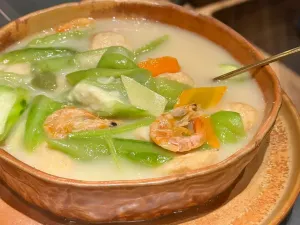 Tian Tian Hainanese Chicken Rice (Elements)