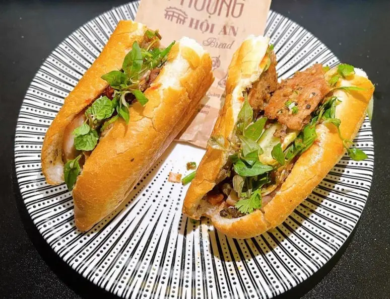 Bánh Mì Phượng