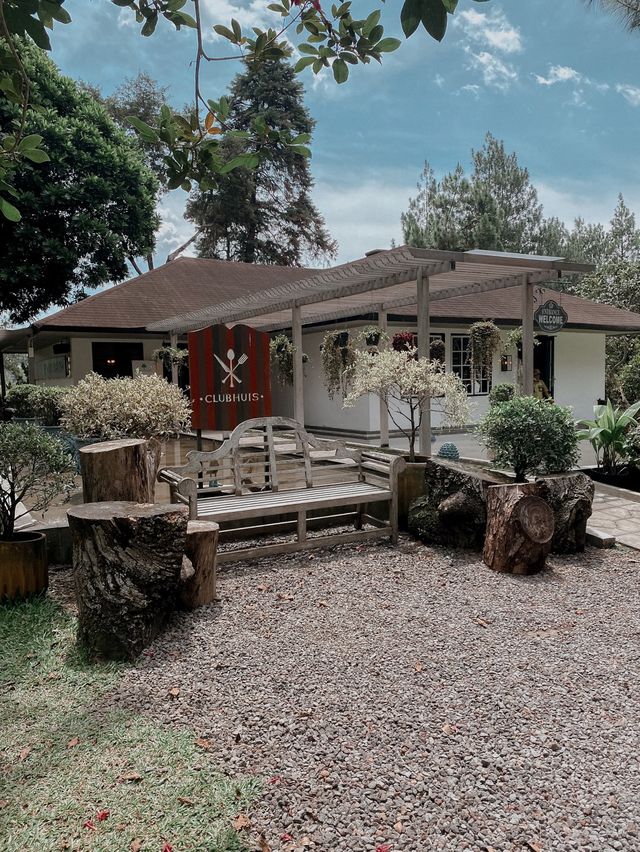 A Shabby Chic Café In Puncak, Bogor