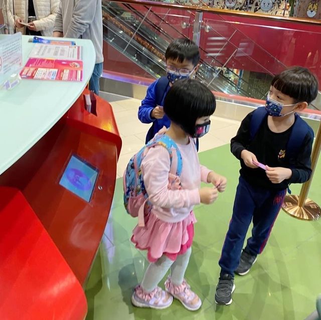 九龍灣MegoBox星期六日有扭氣球送