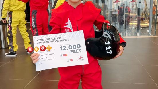 即買即用，方便又划算。6歲小男孩的第一次飛。        