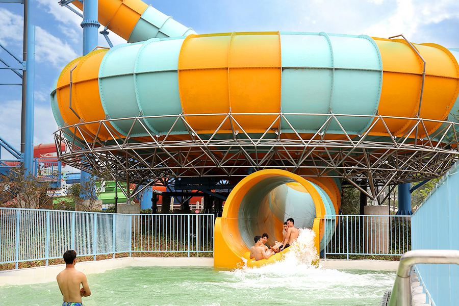 安吉歡樂風暴水上樂園