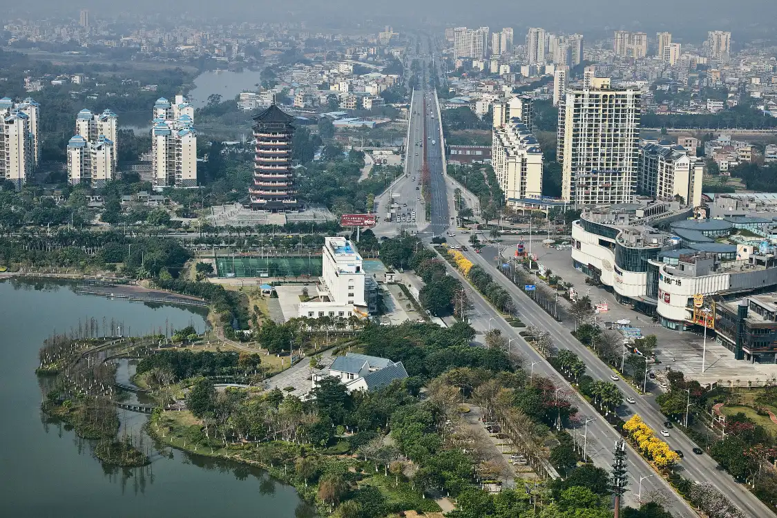 Hotels near Baishi Lake Park
