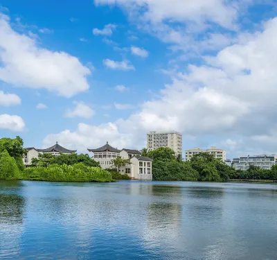 Haikou to Aberdeen Flights