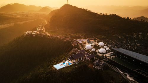 Yuncongduohua Hot Spring Resort Center