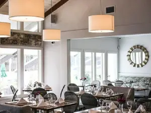 3 Palms Grille