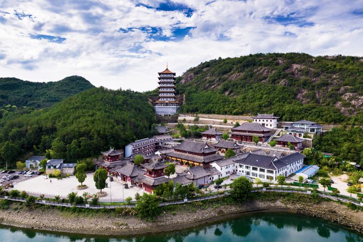 Compare 5 airports near Tiantai County