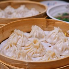 馋三尺蟹粉小笼(南京东路店) User Photo