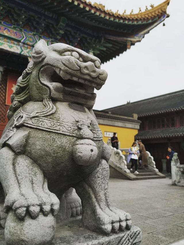 1 day trip in Zhenjiang? A temple to go