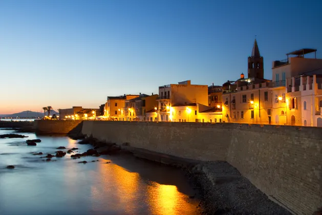 Cagliari Santa Gilla railway station周辺のホテル