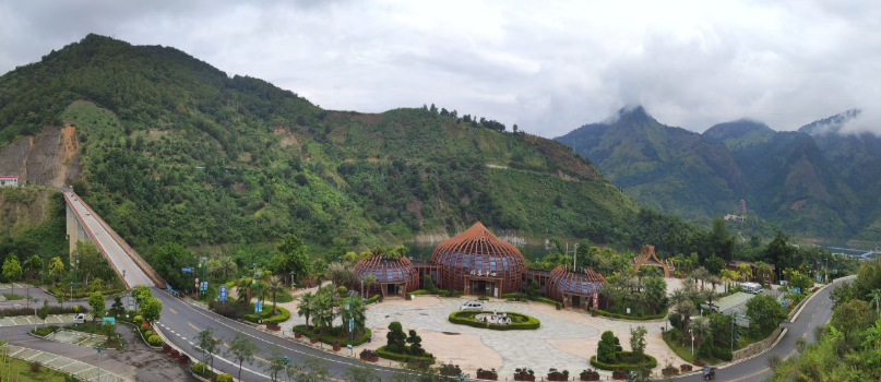 Hongshui River Walkway, Luodian