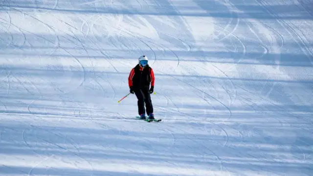 Skiing in Burqin