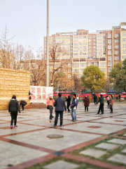 Hongqiqu Square