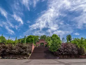 Luzhou Fawang Temple