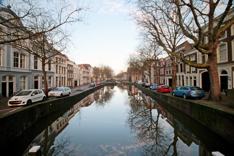 Compare 5 airports near Gouda