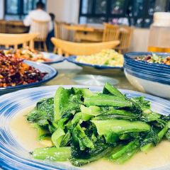 尹二姐守艺川菜(美专校街店) User Photo