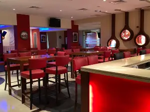 The Resident Bar and Lounge - Crowne Plaza Sohar