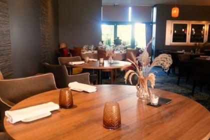 Le Bouche à Oreille