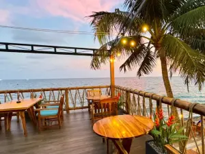 PIT STOP Food Court - Eat Drink Relax