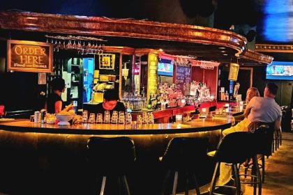 Boardner's by La Belle