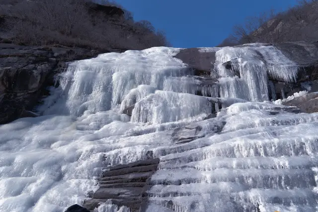 Beijing Ice Waterfall Appreciation