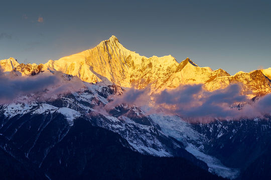 Meili Snow Mountain National Park Scenic Area - Golden sunrise