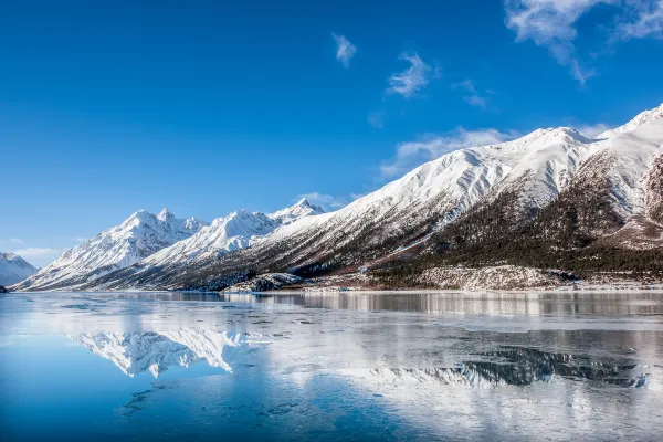 Flights from Mumbai to Qamdo