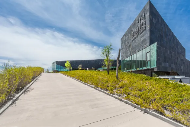Hotels in Ordos With Spas