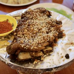 SHENG DE ZHUO LONG CANG GU YAN User Photo